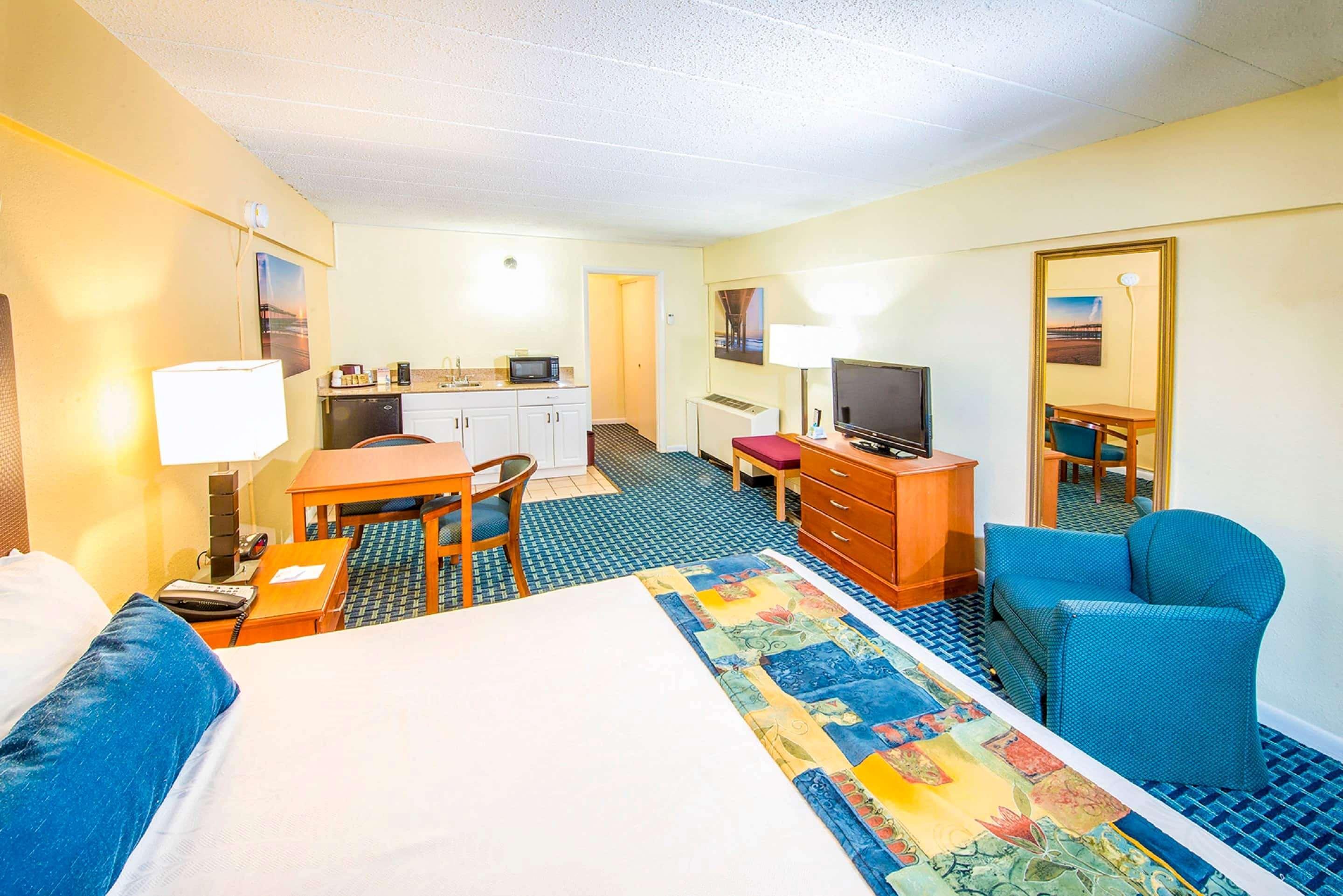 Ramada By Wyndham Virginia Beach Buitenkant foto