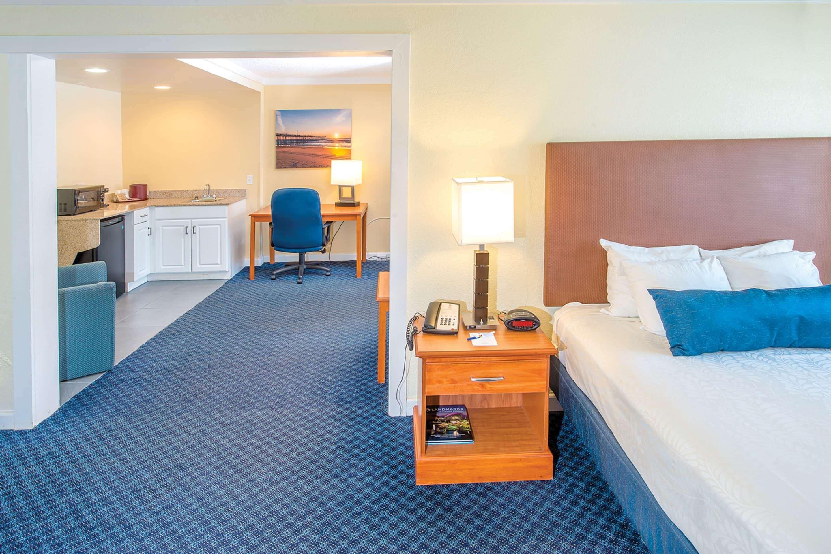 Ramada By Wyndham Virginia Beach Buitenkant foto