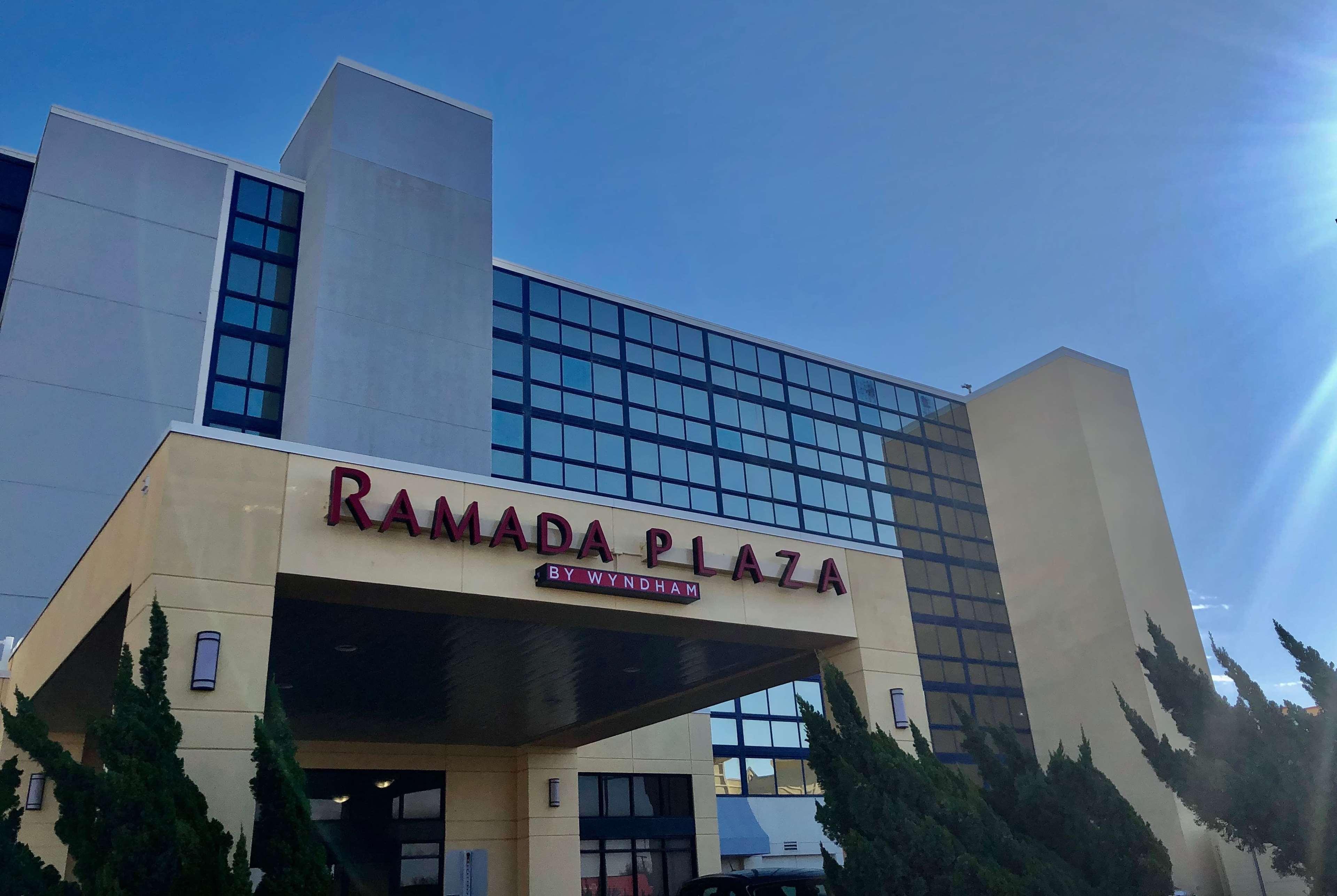Ramada By Wyndham Virginia Beach Buitenkant foto
