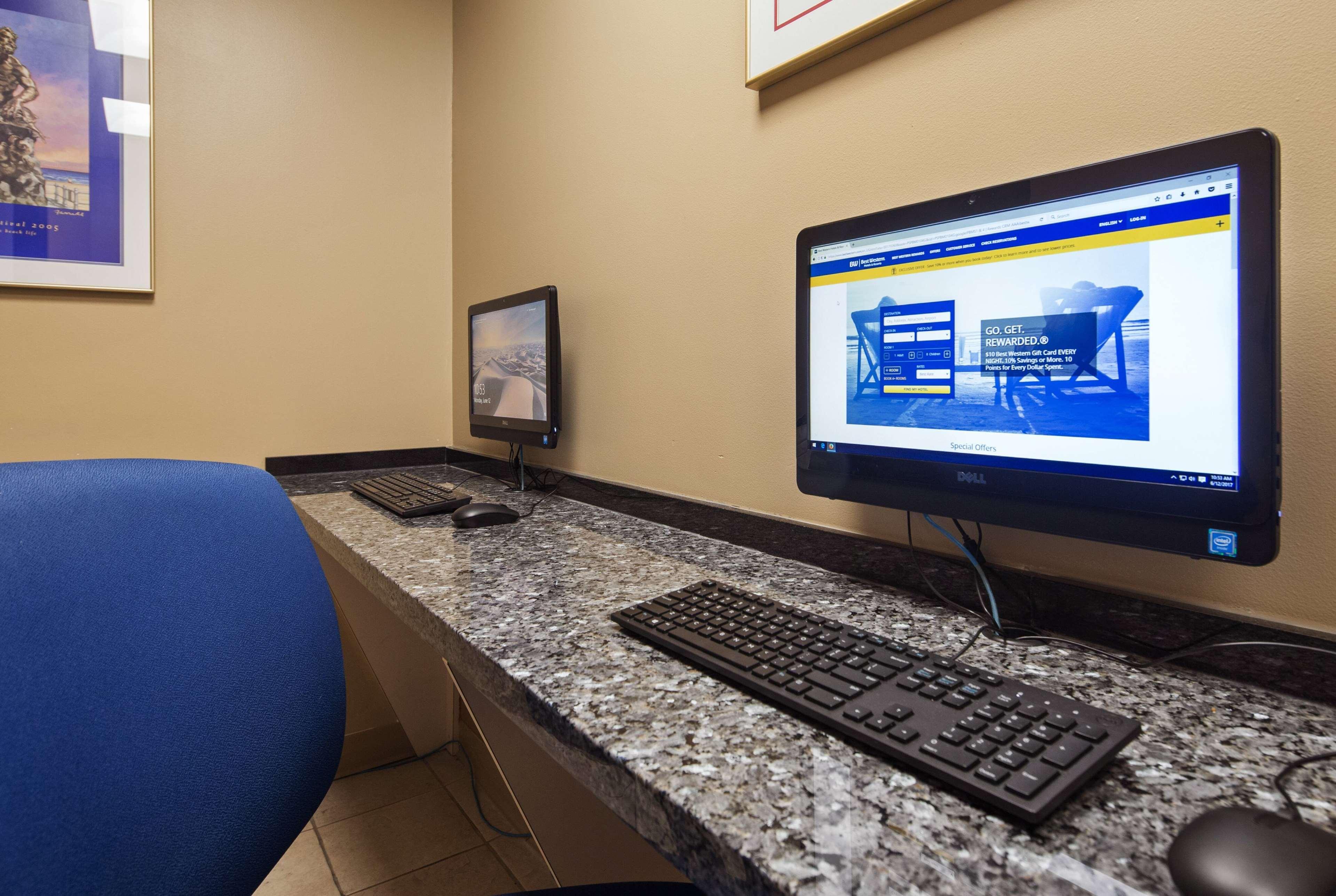 Ramada By Wyndham Virginia Beach Buitenkant foto